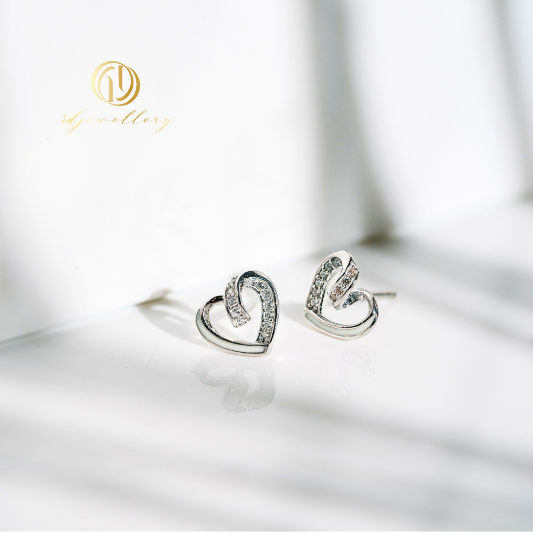 1D Jewellery ต่างหูเงินแท้ 925 ชุบโรเดียม ฝังเพชรสวิส(CZ) Charm of Love Earring 💖 สัญลักษณ์ของความรักและความสุข เสริมพลังบวกให้กับทุกวัน