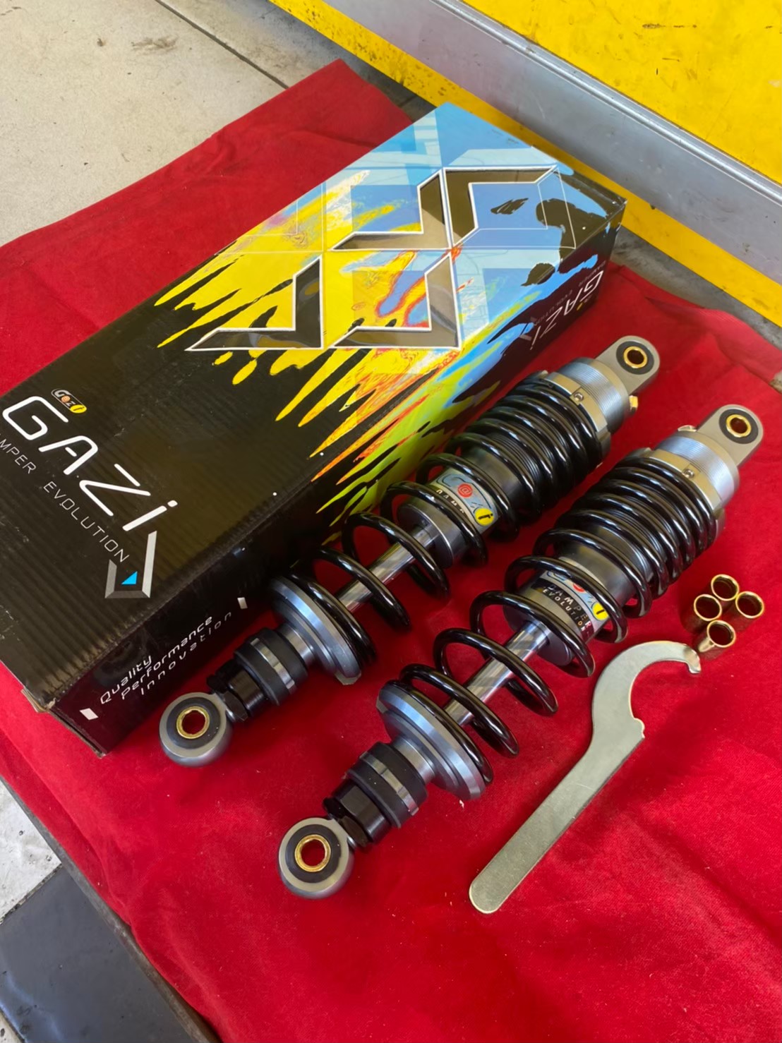 โช้คหลังแก๊สแท้แบรนด์ GAZI SUPREME RX WAVE / DREAM สีดำ สีแดง สูง320มิล งานแท้ 💯% พร้อมส่ง คุณภาพดี ปรับรีบราวซ์ได้ ปรับRebound ได้จริง ทนทาน แข็งแรง