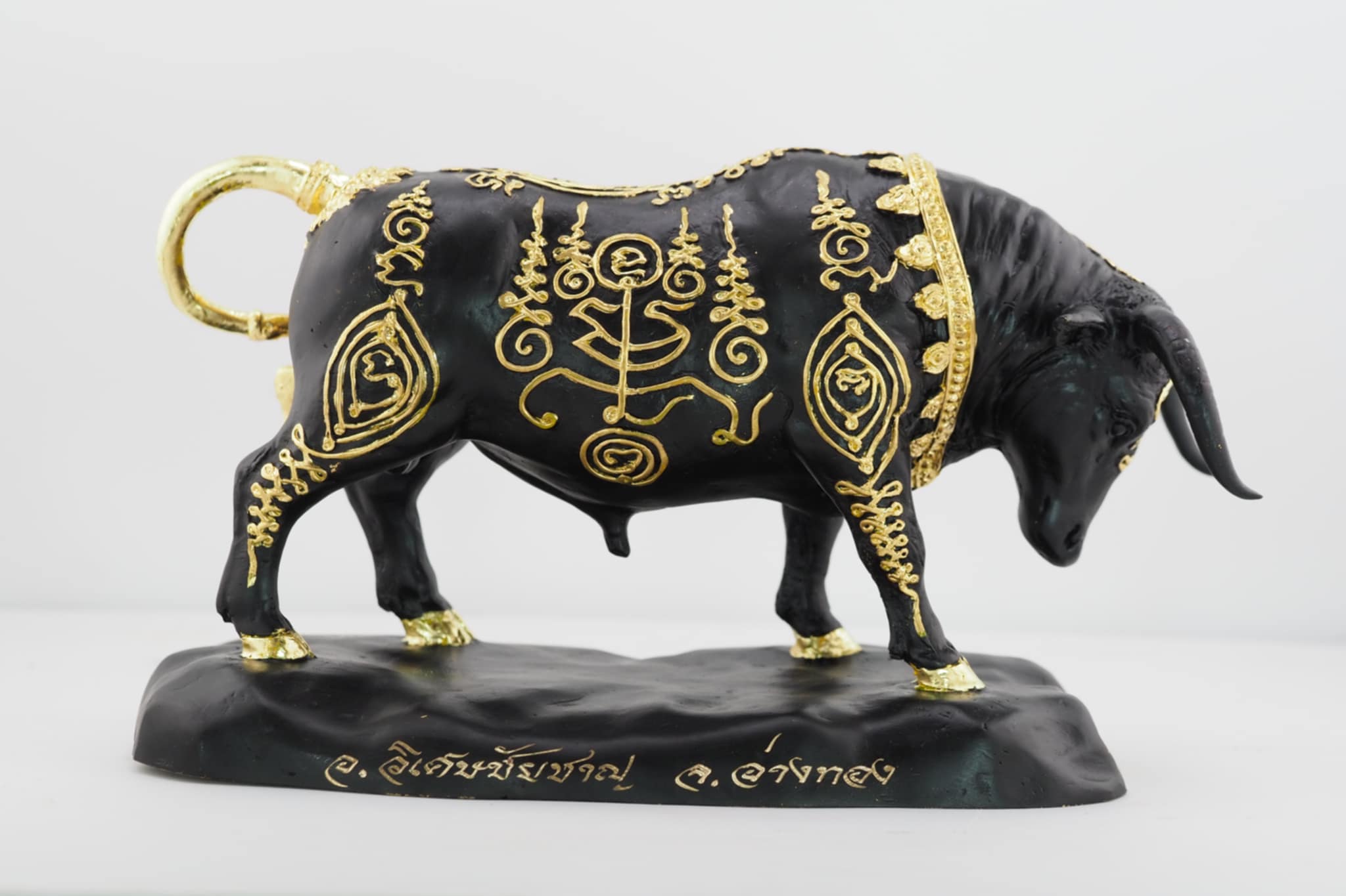 นนทิมหาศุภโชค ขนาดบูชา เนื้อโลหะดำนิลกาฬ ปิดทองลายยันต์ งานหล่อแบบโบราณยันต์นูน(ยันต์เส้นขนมจีน)