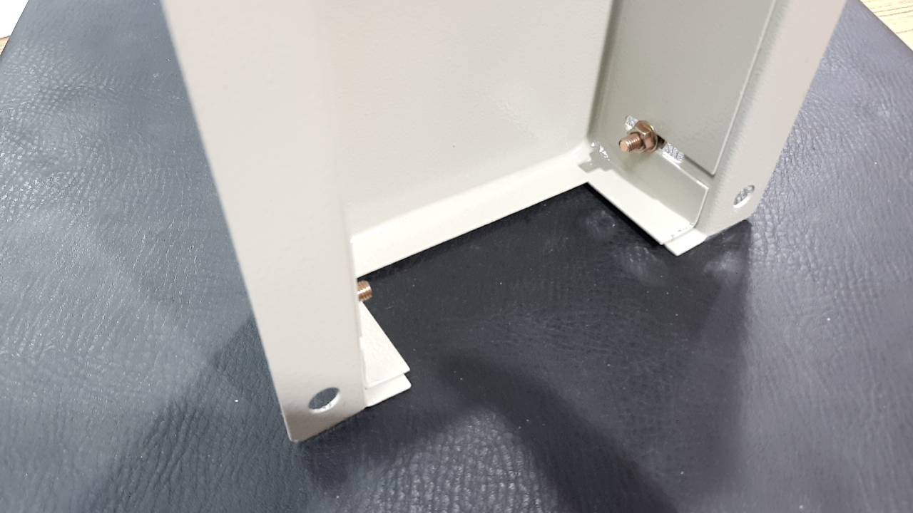 ขารองเบรคเกอร์ แบบปรับระดับได้ สำหรับ CVS400 วางเดี่ยว