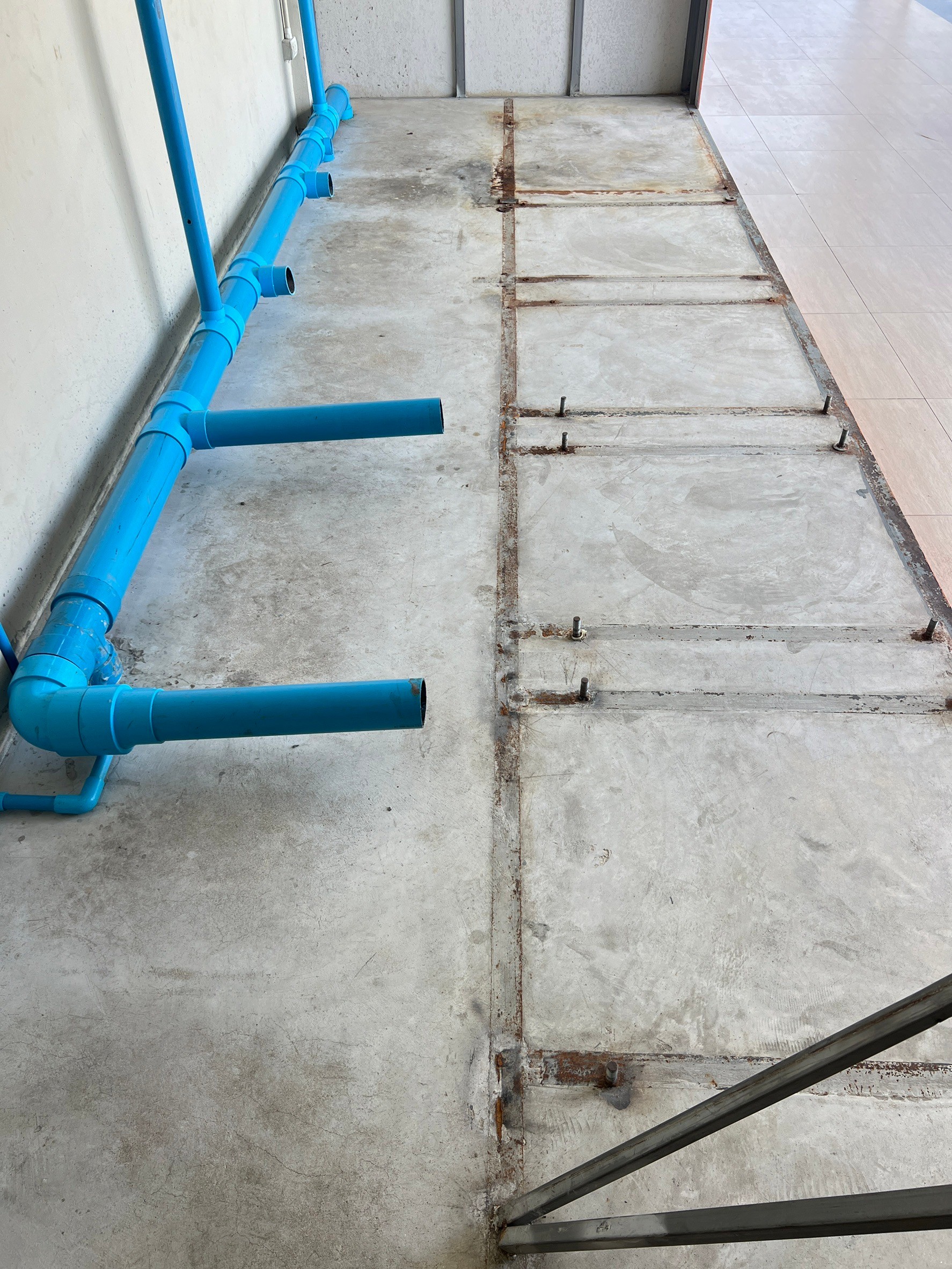 ให้เช่าอาคารพาณิชย์ ริมถนนเอกชัย ปากซอยเอกชัย109 (รหัสทรัพย์ B12615ห้อง1)