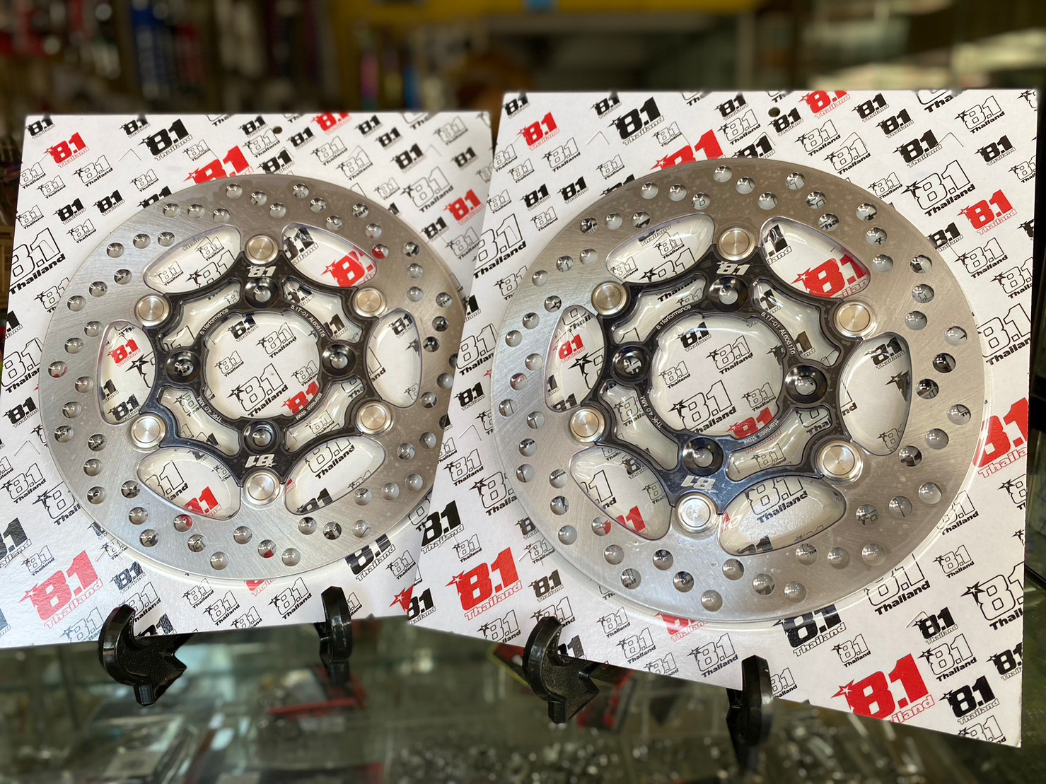 จานเบรค8.1 จานดิส 8.1 แท้ หมุดเลสตัน ใส้ดำ ใส่ wave110i wave125iปลาวฬ/led จาน 8.1 งานตัวใหม่ 220 มิล หมุดสแตนเลสแท้ ไม่มีสนิม ทนทานต่อการใช้งาน