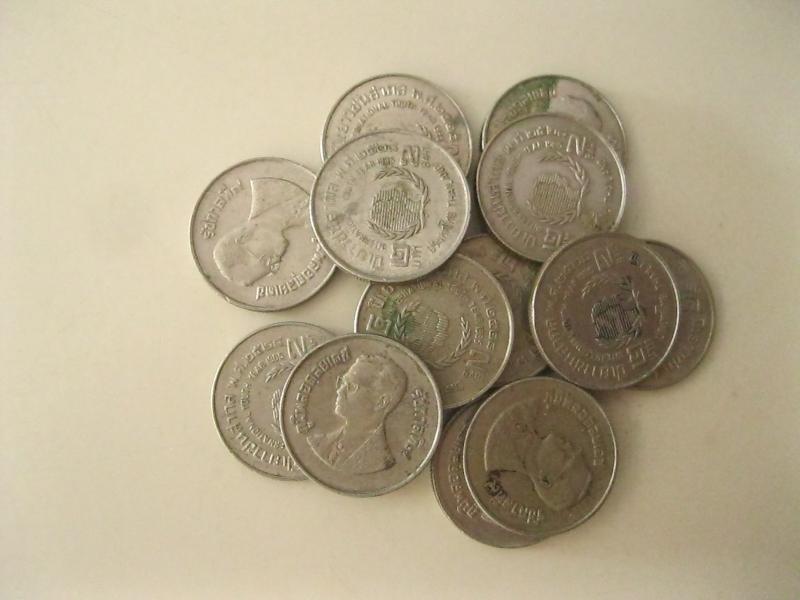 เหรียญ2บาท ปีเยาวชนสากล ปี2528 (2466)