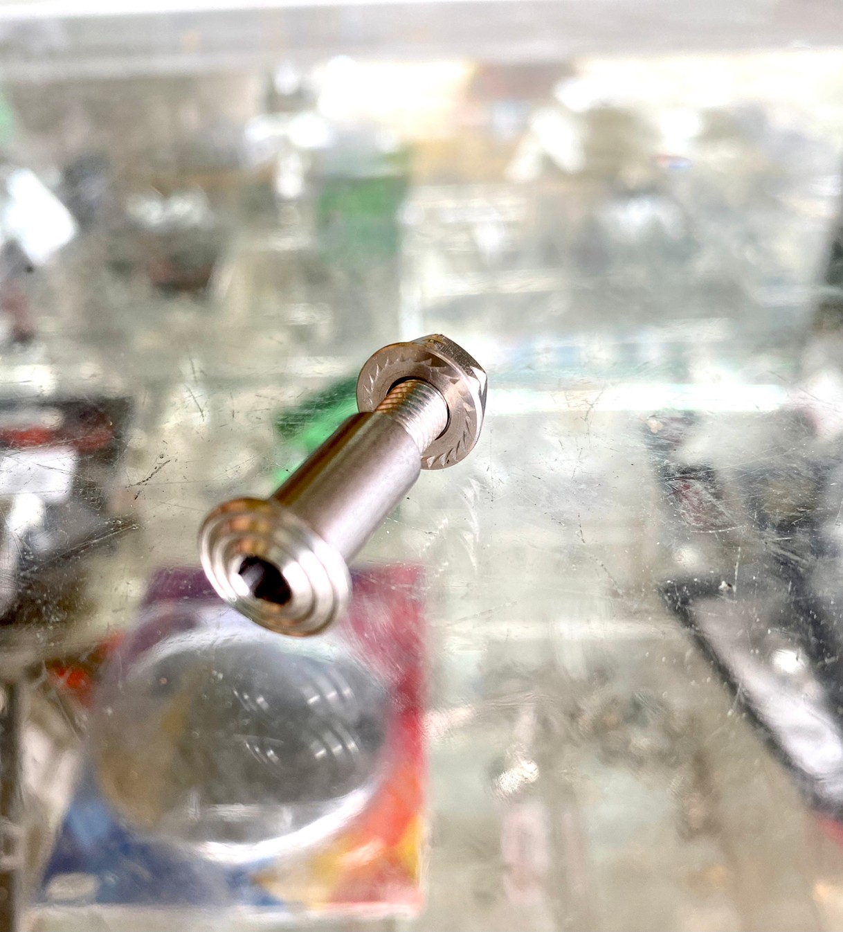 น้าคม น็อตสลักเบรค wave หัวสนาม แถมฟรีน็อตตัวเมียในชุด (ราคาต่อ1ตัว) น้าคมแท้100% น๊อตสลักเบรค น๊อตน้าคม น้าคมน๊อตซิ่ง