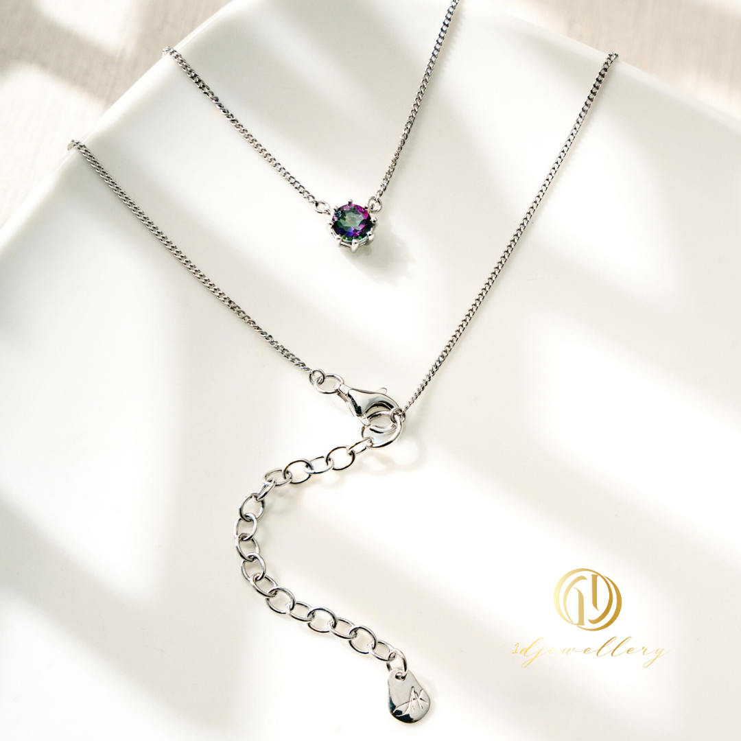 1D Jewellery สร้อยคอเงินแท้ 925 ชุบโรเดียม 🔮✨ Mystic Topaz – เสน่ห์แห่งสีสันและพลังลึกลับ ✨🔮 ปกป้องจากพลังลบ ดึงดูดความโชคดี พลังบวก ความสร้างสรรค์ และโชคลาภ