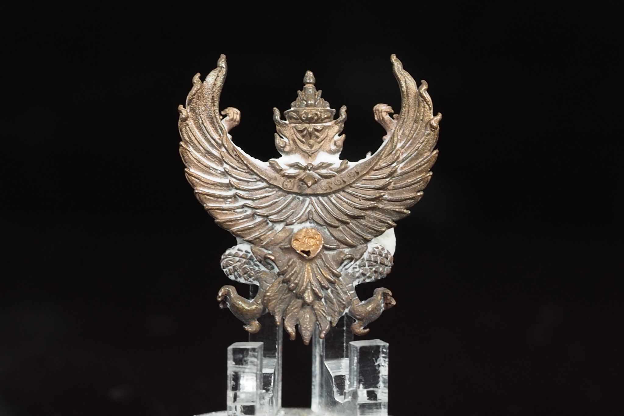 พญาครุฑ มหาสิทธิโชค (รุ่นแรก) วัดศาลเจ้า จ.ปทุมธานี เนื้อสัมฤทธิ์โบราณ