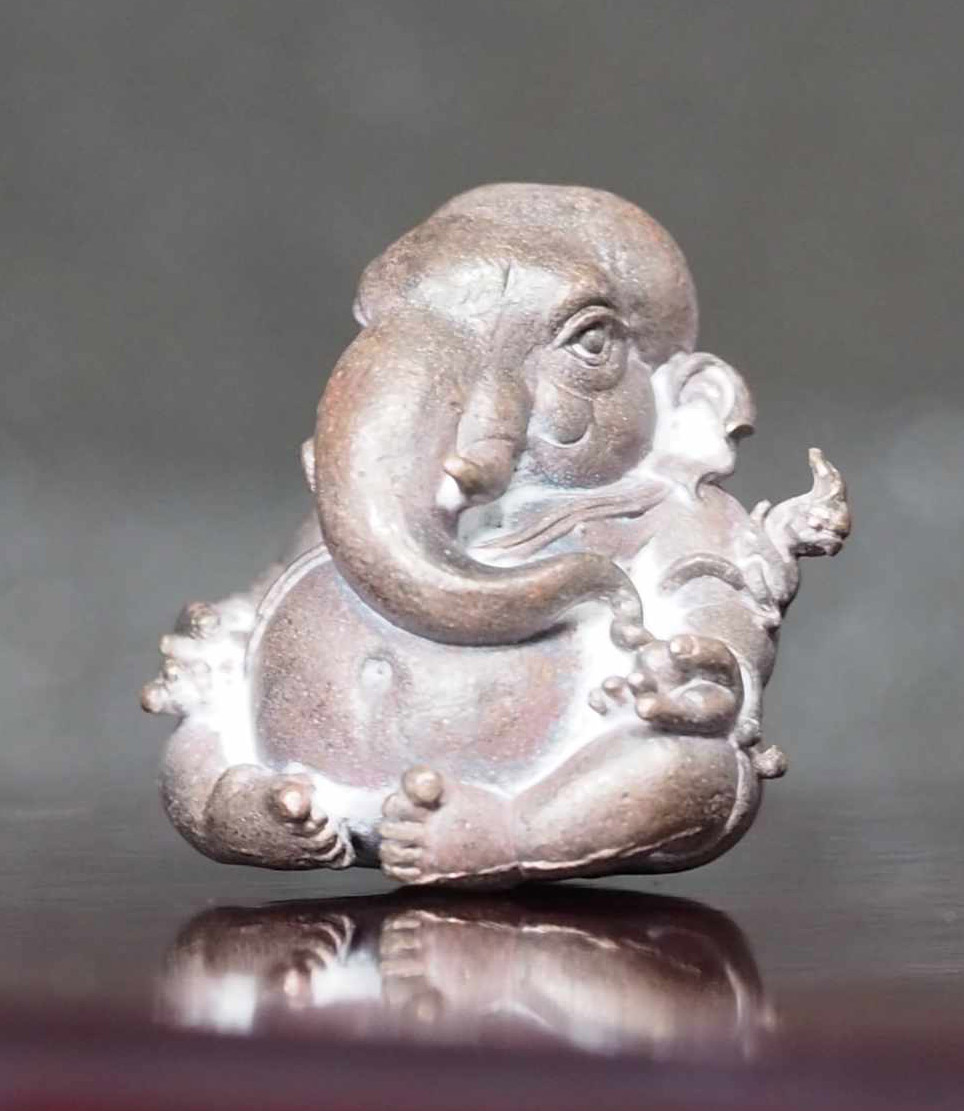 พระพิฆเนศประทับบนฐานบัว รุ่นสร้างโบสถ์ เนื้อสำริดโบราณ