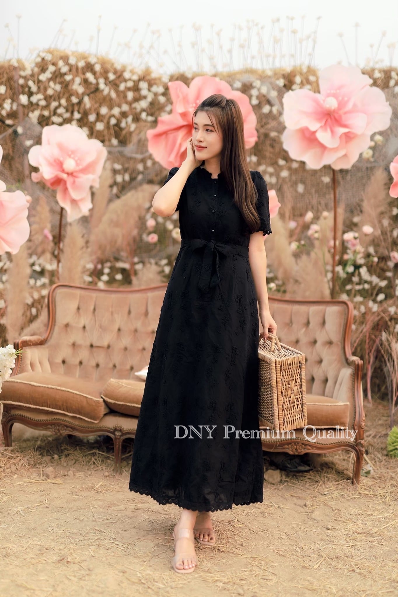 ชุดเดรสลูกไม้สีดำ maxi dress เนื้อผ้าcotton ฉลุลายดอก