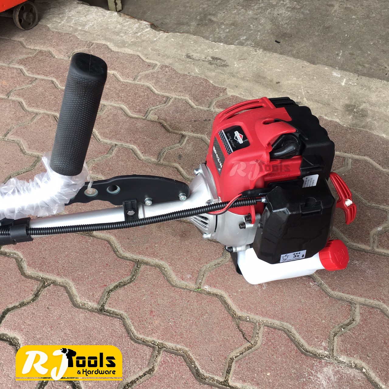 เครื่องตัดหญ้าข้อแข็ง Briggs and Stratton รุ่น SP43-W