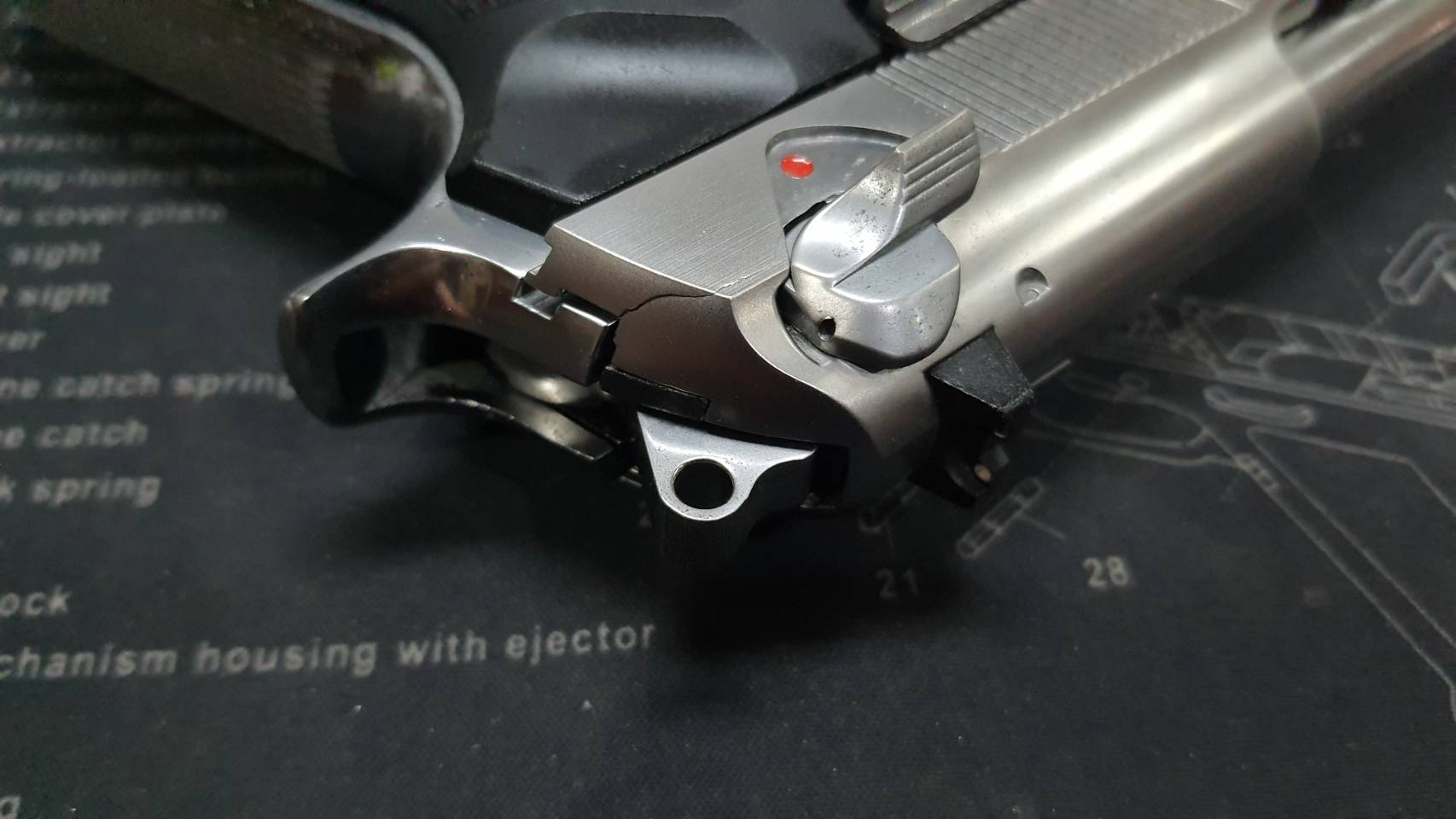 (มือ2) ปืนสั้น M9A1 Full Auto สีเงิน มีมาร์คกิ้ง งานใต้หวัน (WE) สภาพสวย แต่..สไลด์ร้าวนิดนึง