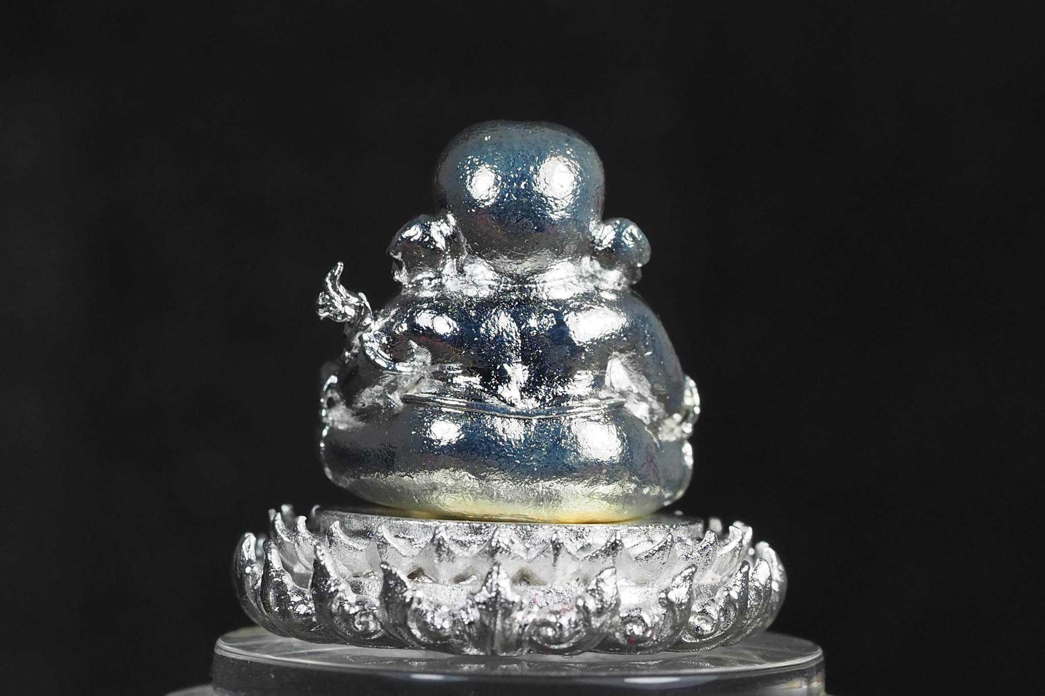 พระพิฆเนศประทับบนฐานบัว รุ่นสร้างโบสถ์ เนื้อโลหะชุบเงิน