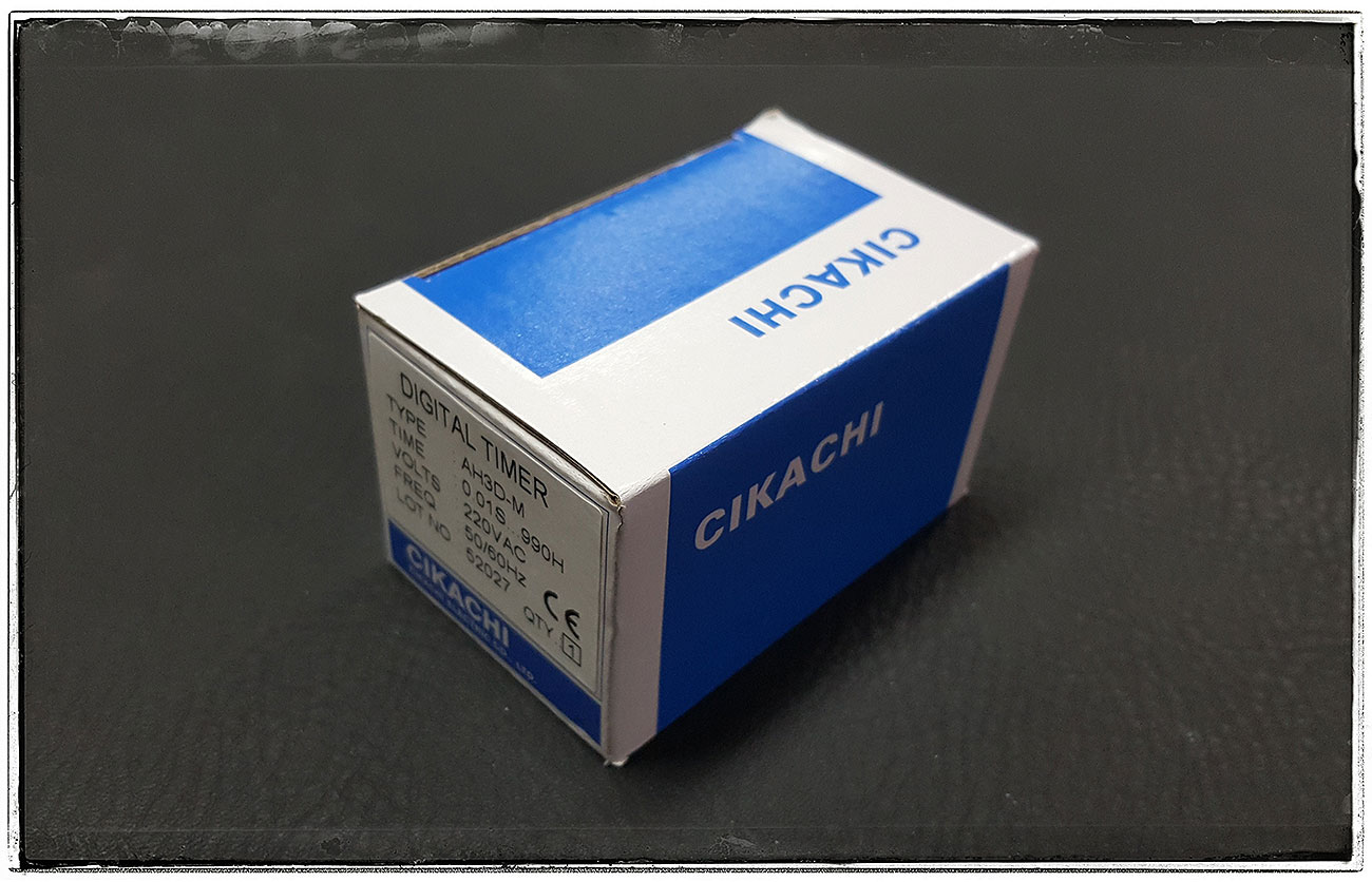 ไทม์เมอร์ตั้งเวลารุ่น AH3D-M 0.01วินาที-990ชั่วโมง Coil220V + Socket