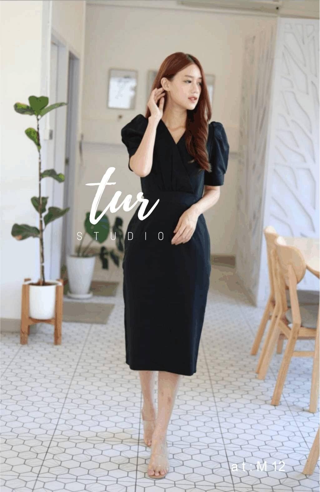 ชุดดำ เดรสคอวี แขนตุ๊กตา (ขาว ดำ s-2xl)