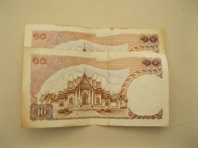 ธนบัตร10บาท2ใบ รัฐบาลไทย 6ท2820960กับ6ท2820962 (5102)