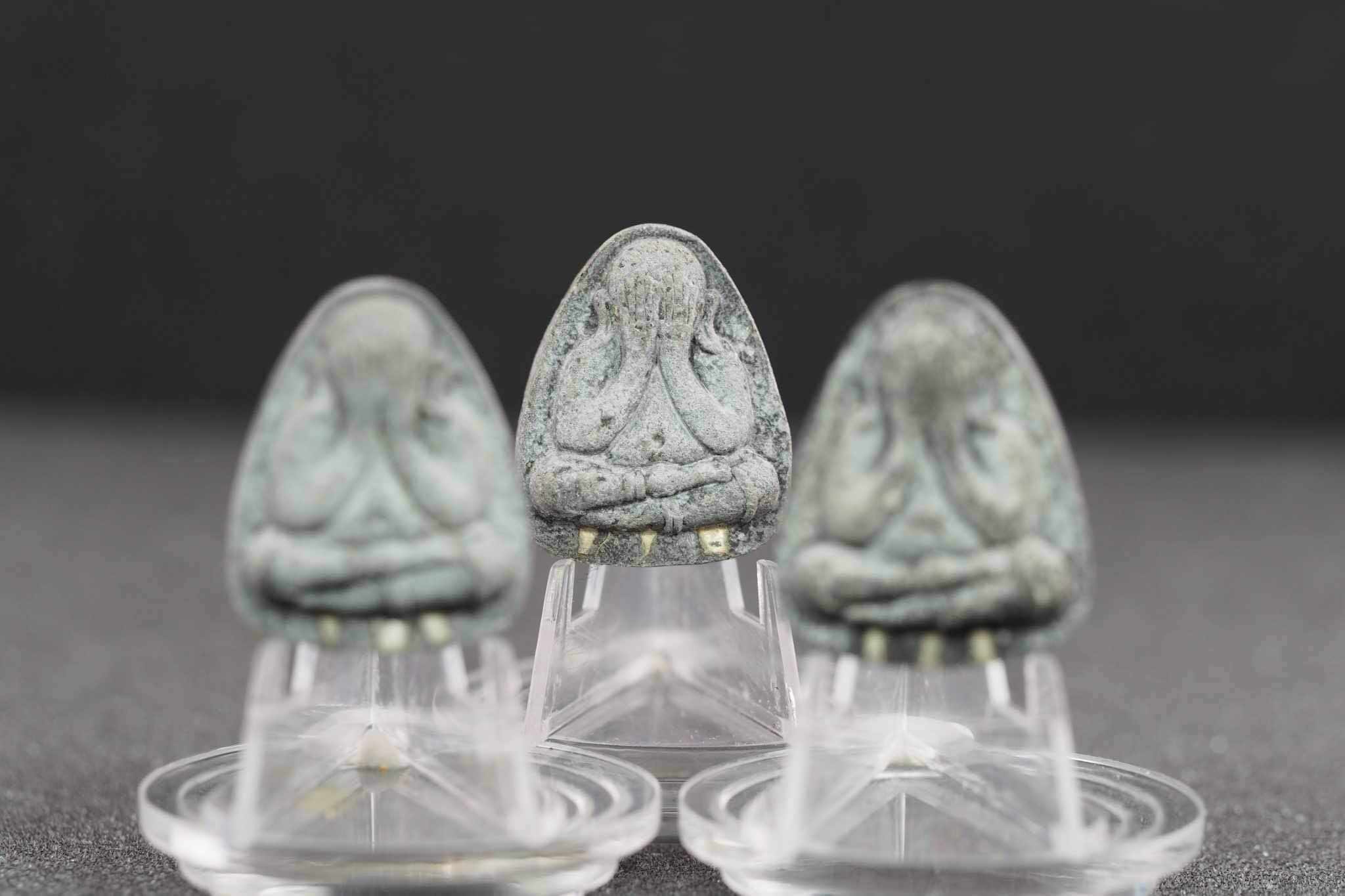 พระปิดตาพิมพ์ปลดหนี้หลวงปู่โต๊ะ เนื้อใบลานฝังตะกรุดเงินแท้ 3 ดอก หลังยันต์นะ รุ่นสร้างโบสถ์วัดบ้านอ้อ