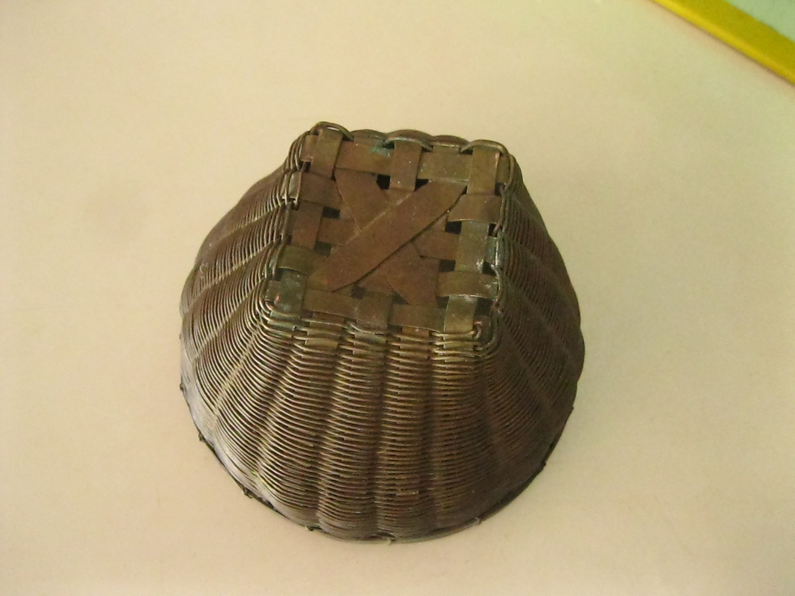 ตระกร้าสาน ทองเหลือง (4125)