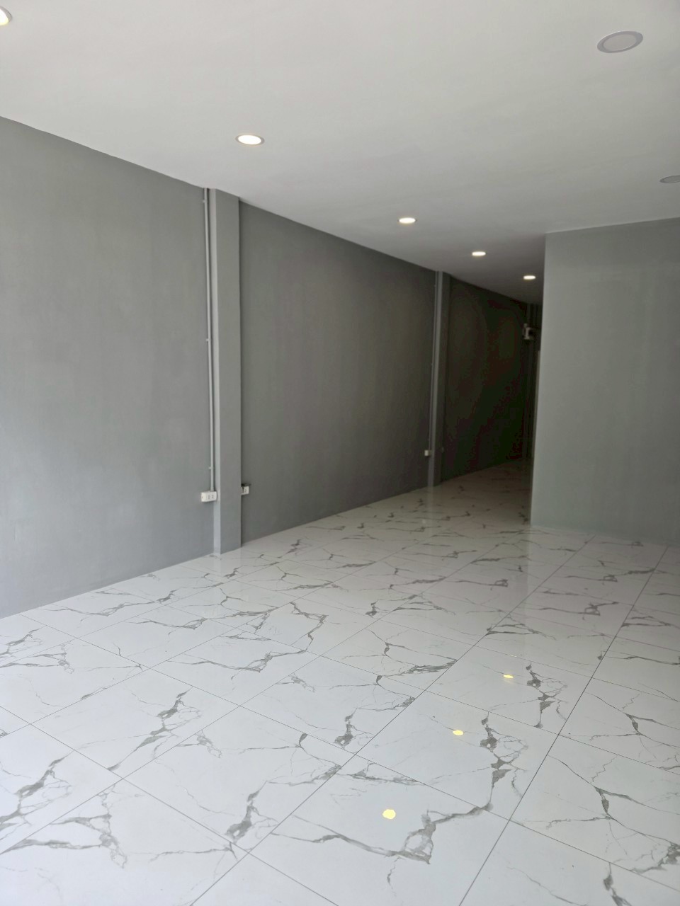 ให้เช่าอาคารพาณิชย์ ริมถนนเอกชัย ปากซอยเอกชัย109 (รหัสทรัพย์ B12615ห้อง3)