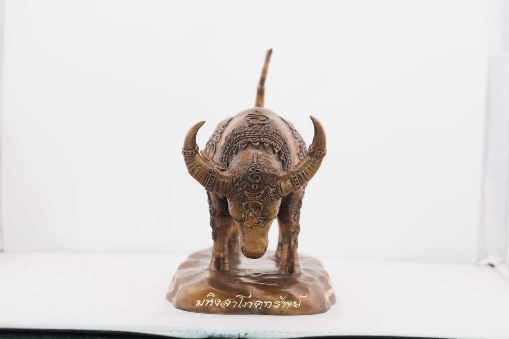 มหิงสาโภคทรัพย์ ขนาดบูชา เนื้อโลหะมันปู งานหล่อแบบโบราณยันต์นูน(ยันต์เส้นขนมจีน)