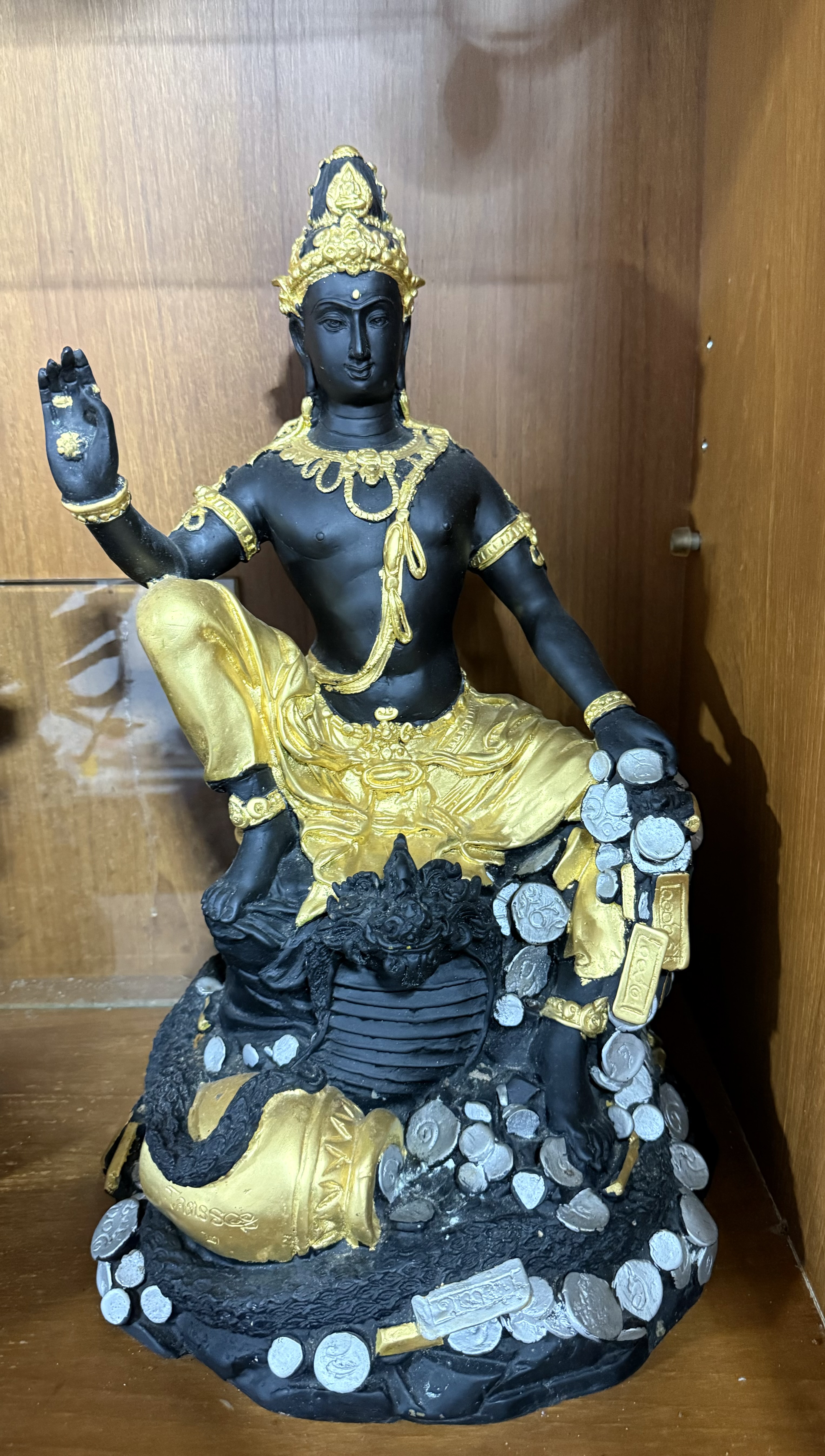 จตุคาม รามเทพ รุ่นโครตรวย พระบูชา ปางประทานเงินประทานทอง ขนาด19x11นิ้ว เนื้อปิดทอง2K หมายเลข2