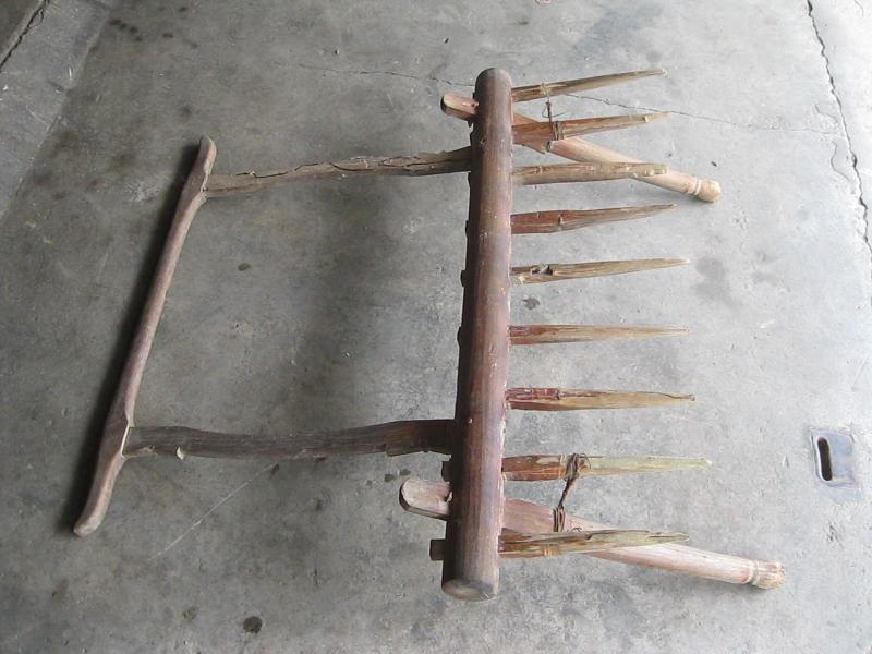 อุปกรณ์ทำนาโบราณ ทำด้วยไม้ (4015)