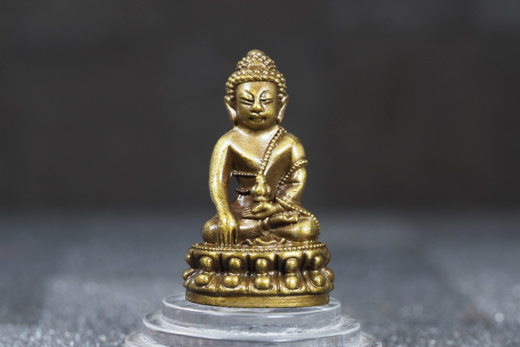 พระกริ่ง รุ่นเยือนอินเดีย เนื้อทองระฆัง รมซาติน หลวงพ่อยอด โกสโล วัดตะคร้อ อ.โนนไทย จ.นครราชสีมา