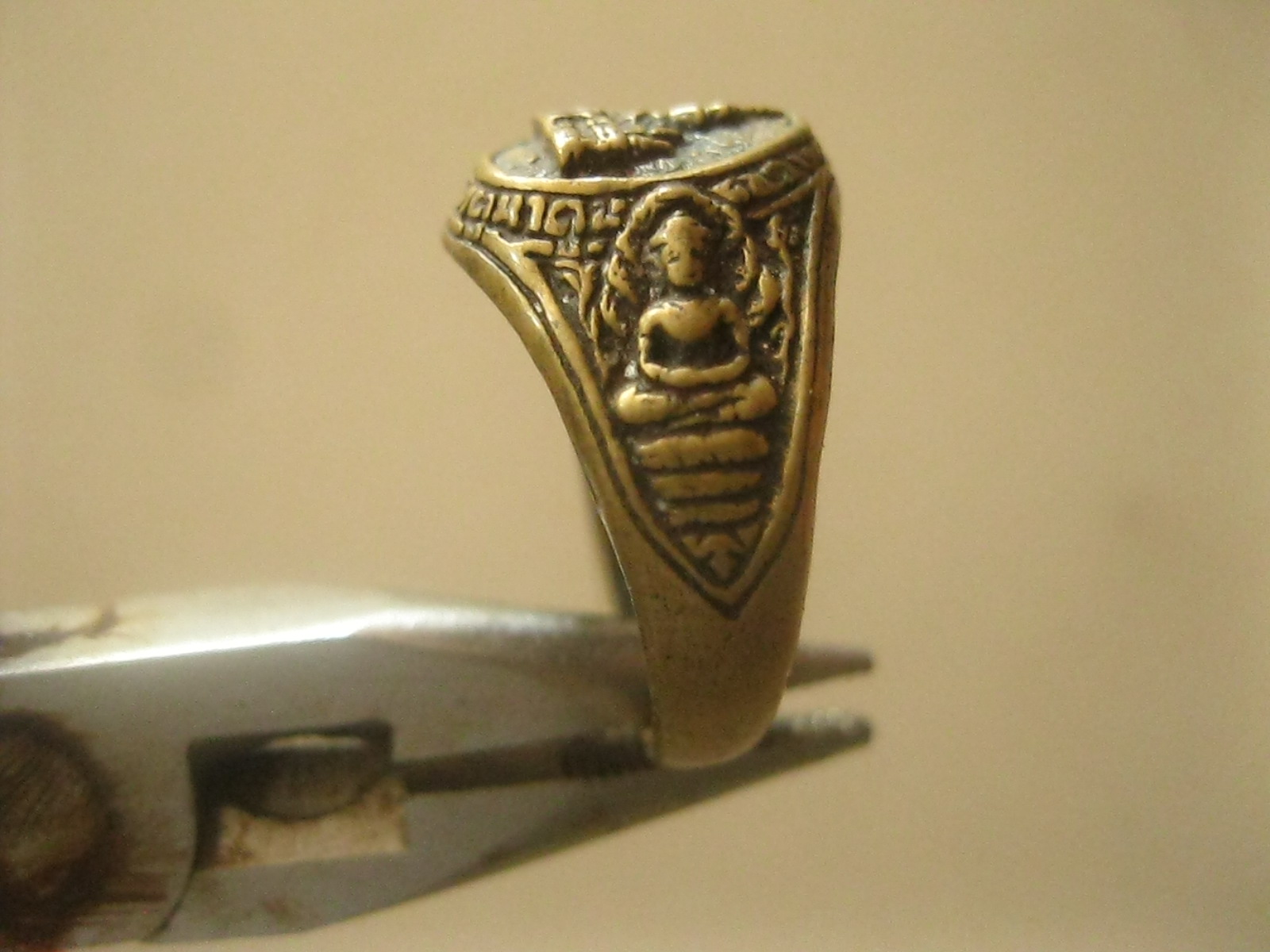 แหวนพระบรมธาตุนาคูน แหวนทองเหลือง (รหัส1913)