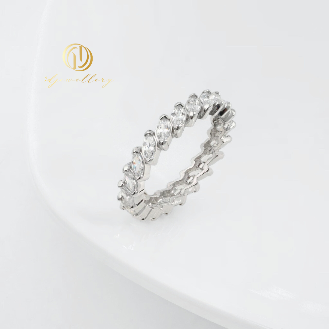 1D Jewellery แหวนเงินแท้ 925 ชุบโรเดียม ฝังเพชรสวิส(CZ) ✨💞 Marquise CZ Eternity 💞✨ แหวนแต่งงาน แหวนคู่ แหวนหมั้น แหวนคลาสสิก แหวนรอบนิ้ว ความรักนิรันดร์ ความภักดี ความสมบูรณ์แบบ