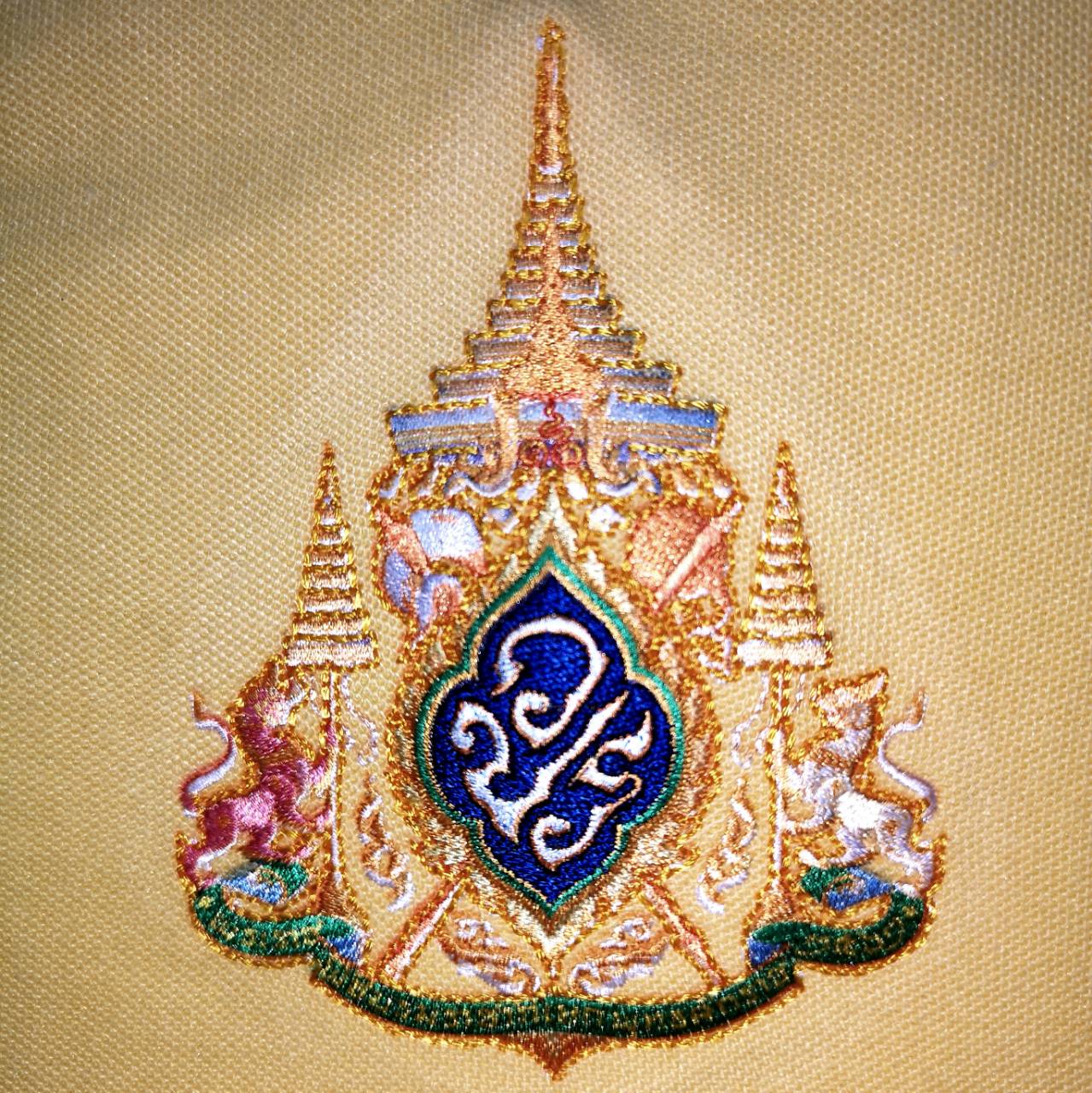 Polo Shirt TC Micro สีเหลือง ผู้ชาย ตราสัญลักษณ์ ร.๑๐ พระราชพิธีบรมราชาภิเษก พุทธศักราช ๒๕๖๒