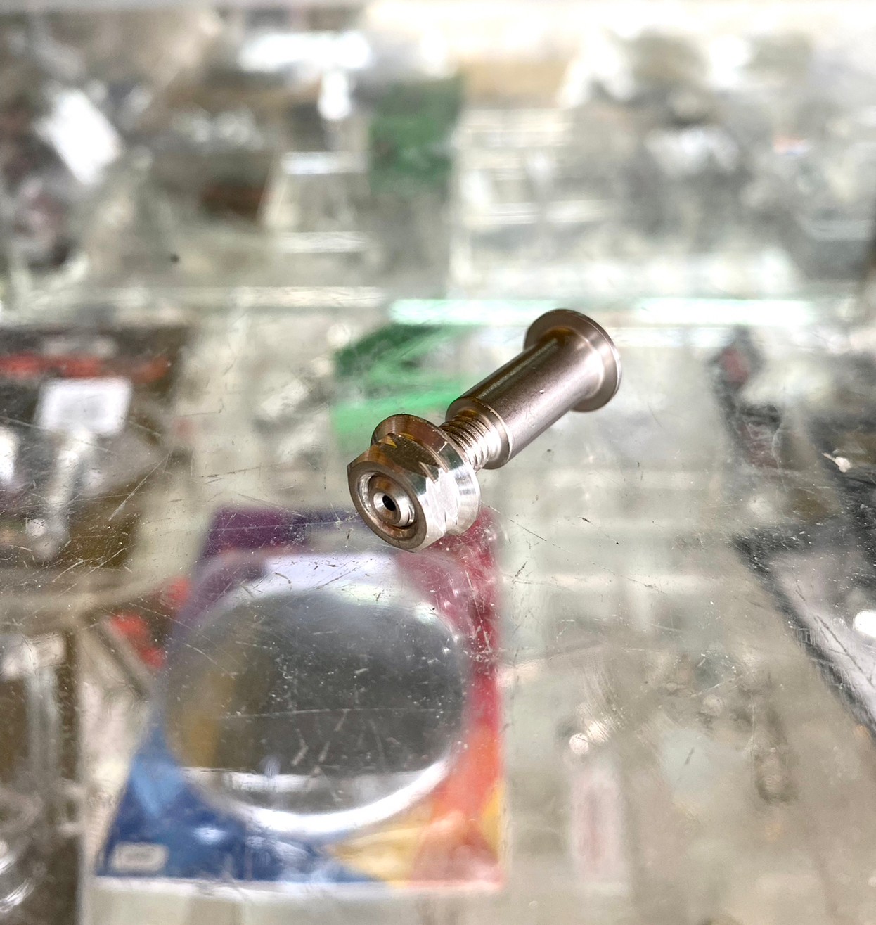 น้าคม น็อตสลักเบรค wave หัวสนาม แถมฟรีน็อตตัวเมียในชุด (ราคาต่อ1ตัว) น้าคมแท้100% น๊อตสลักเบรค น๊อตน้าคม น้าคมน๊อตซิ่ง