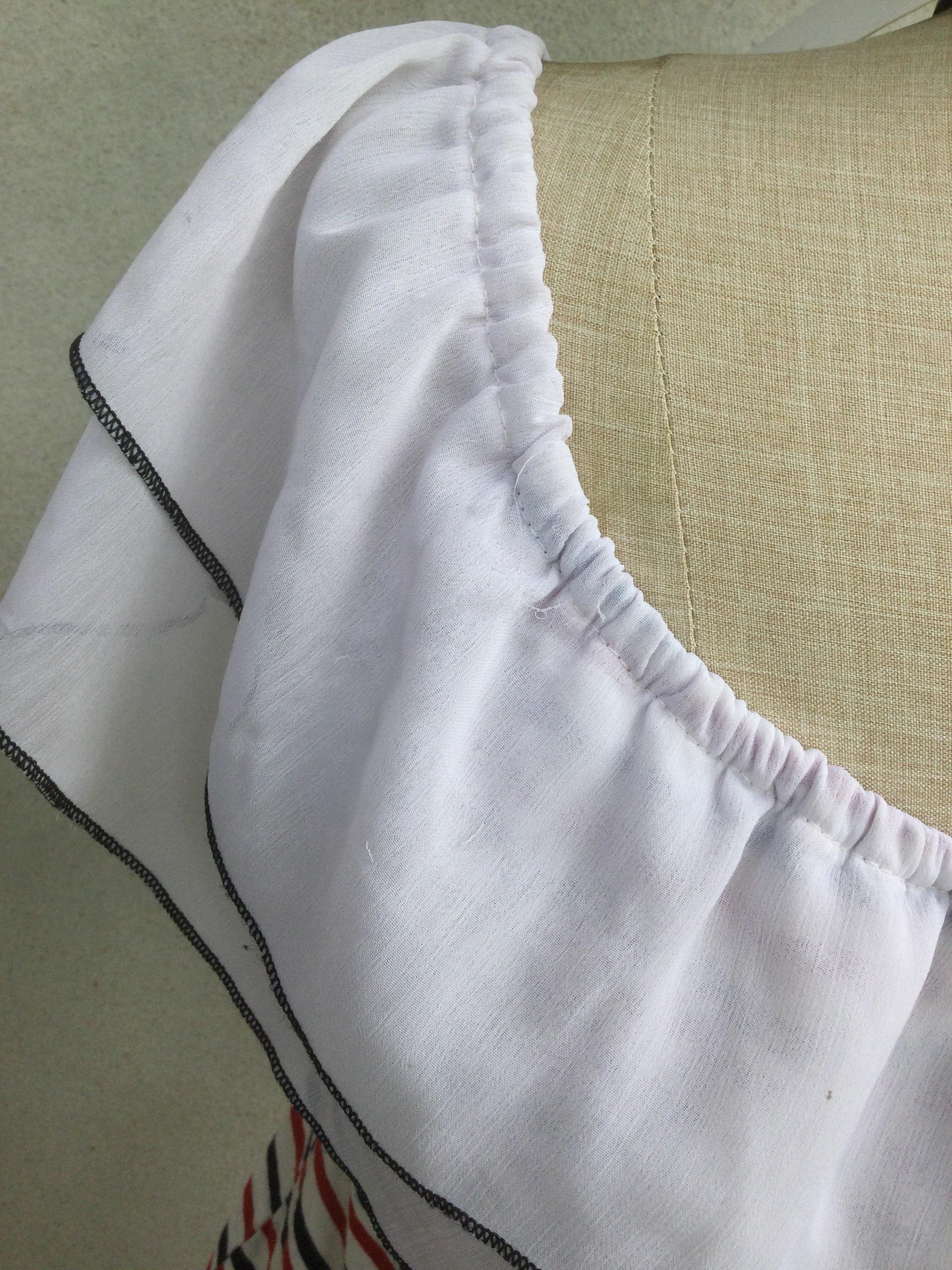 เสื้อยืดลายริ้ว คอปาดระบาย2ชั้น ใส่ได้หลายแบบ