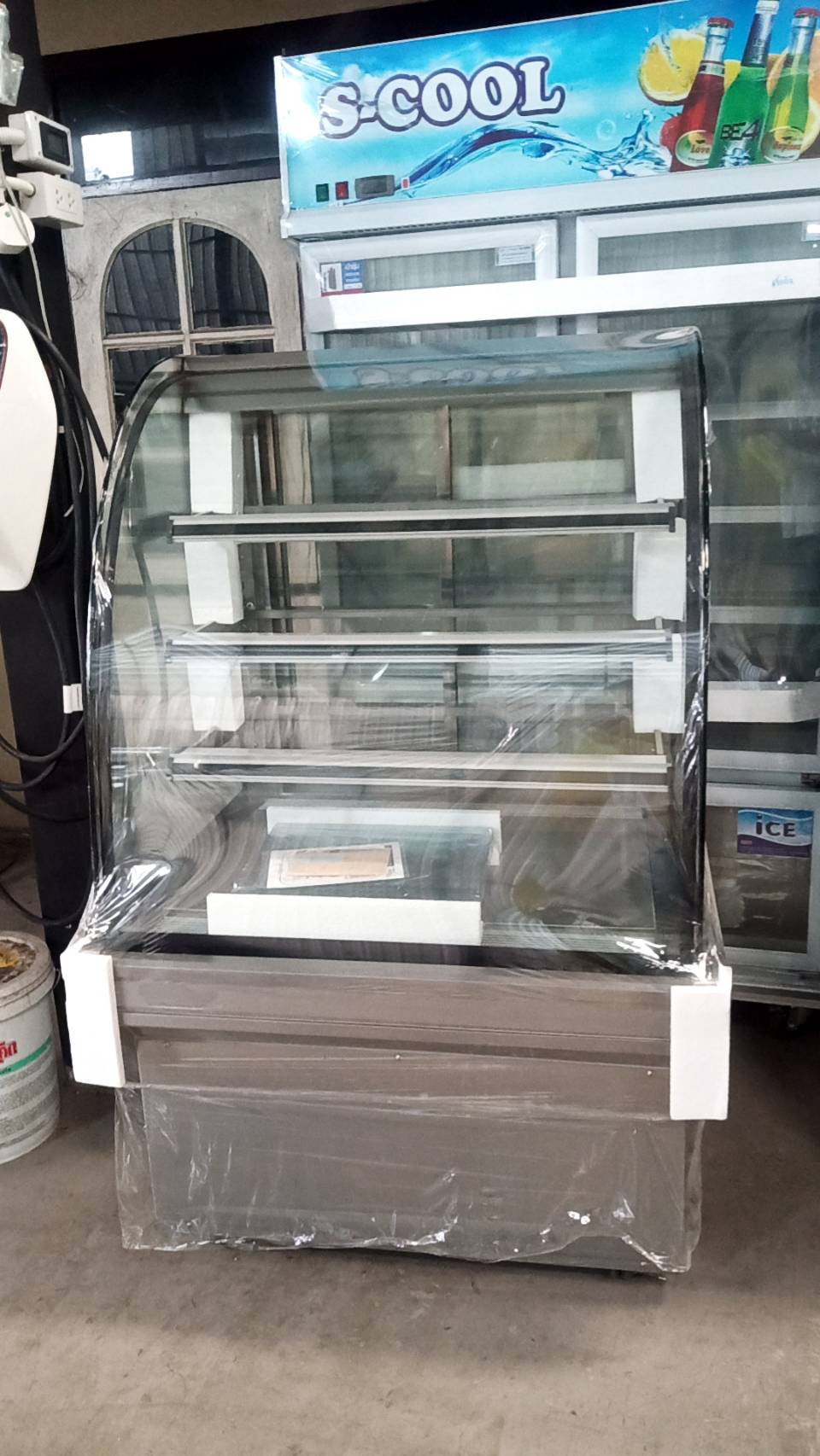 ตู้แช่เค้ก แบบกระจกโค้ง ขนาด 90ซม. รุ่น CK-C90