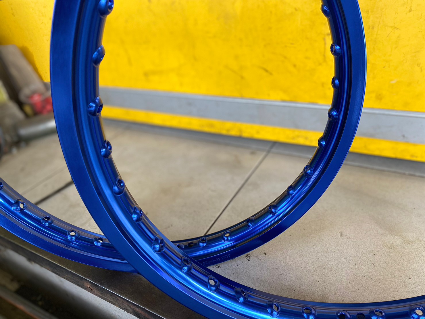 ของดีราคาพิเศษ🚚 วงล้อ Anchor (วงล้อตราสมอ) (ล้อขอบ17 ล้อมอไซ ล้อมอไซค์ ล้อมอเตอร์ไซค์ ล้อโล) มี 2 สี ให้เลือก ขอบ 17-1.4 สำหรับมอเตอร์ไซค์