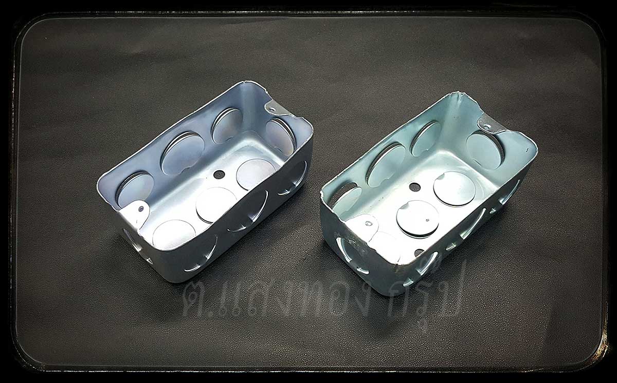 บล็อคเหล็กฝังผนัง 2x4 แบบตื้น รู 1/2 3/4 1/2 (Handy Box)