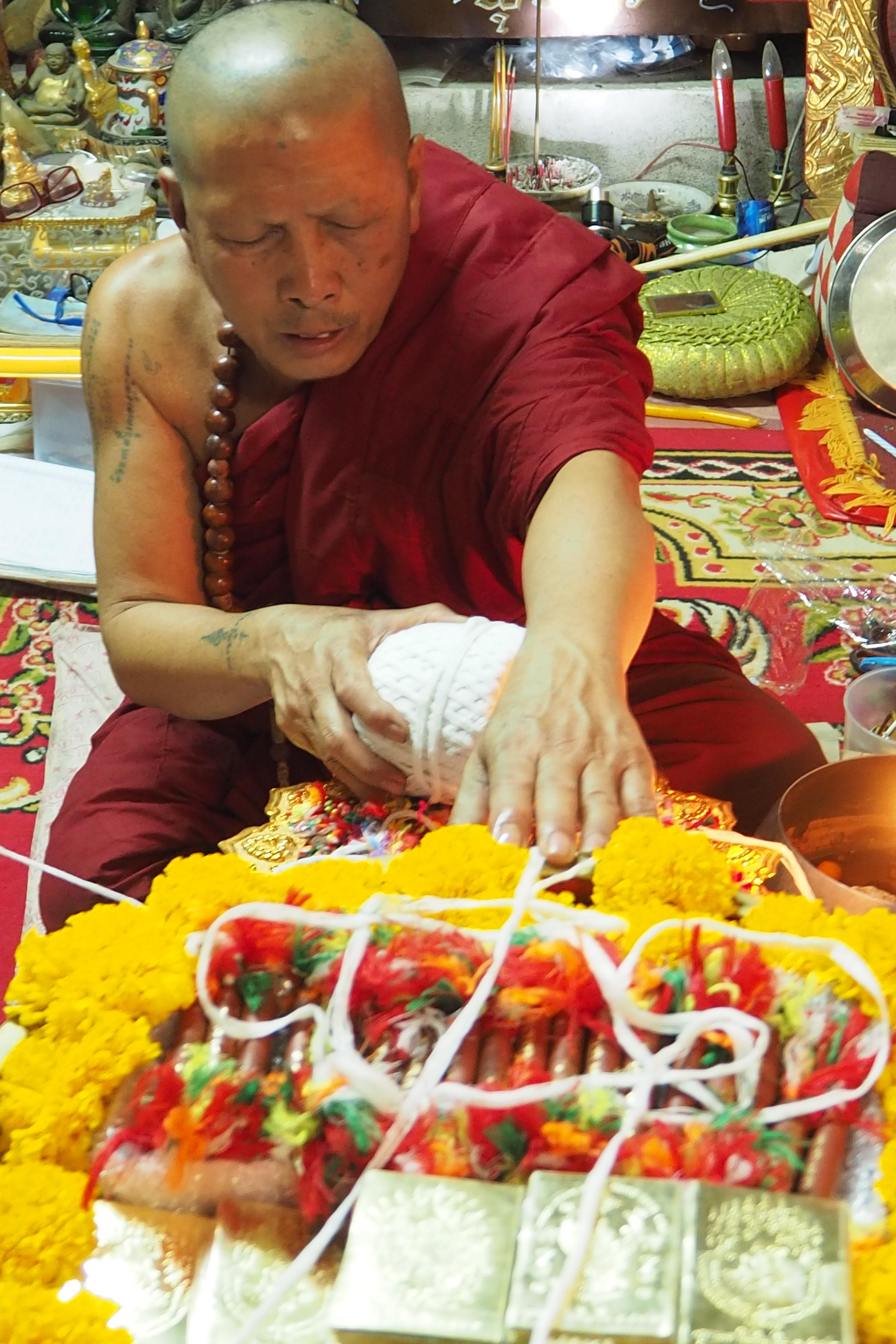 ตะกรุดอิ้นเสน่หา ครูบาเดช สำนักสงฆ์ป่าช้าบ้านใหม่รัตนโกสินทร์ อ.เม่เมาะ จ.ลำปาง