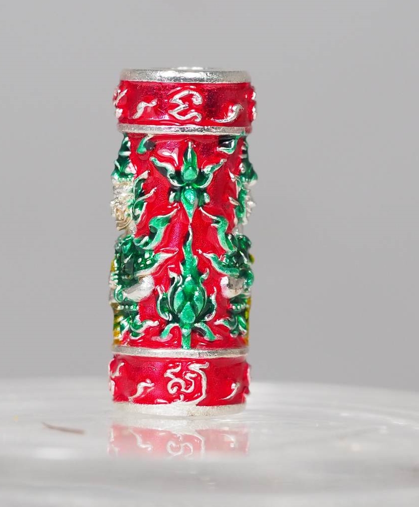 ตะกรุดท้าวเวสสุวรรณทวิพัตร์(หน้าเทวดา และ หน้ายักษ์) รุ่นเศรษฐีบูชาครู เนื้อโลหะชุบกะไหล่เงินลงยาสีแดง