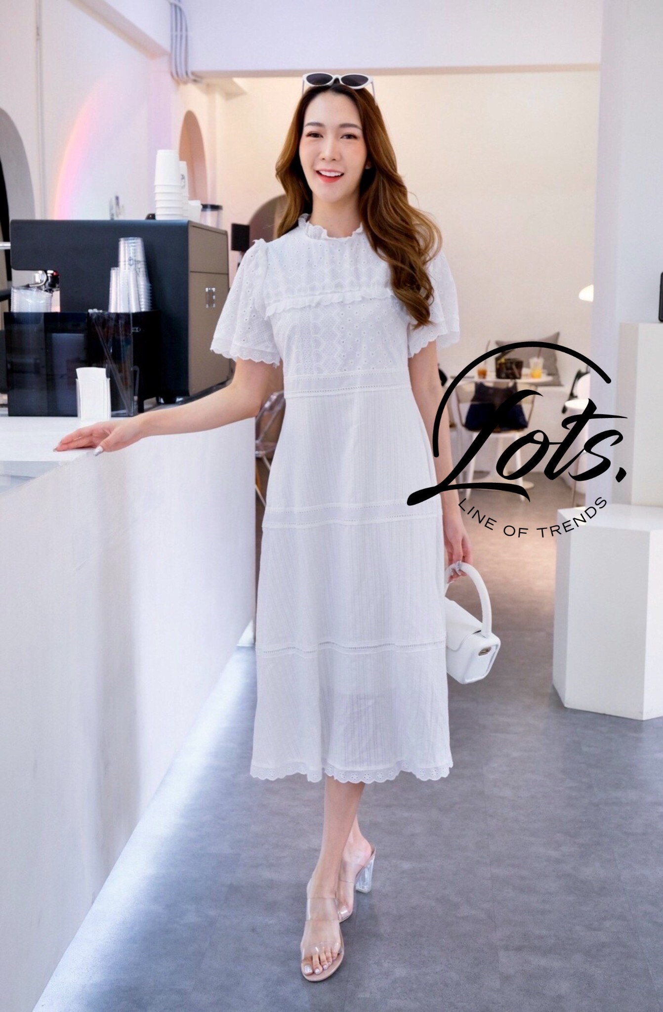 ชุดเดรสลูกไม้สีขาว M-2xl