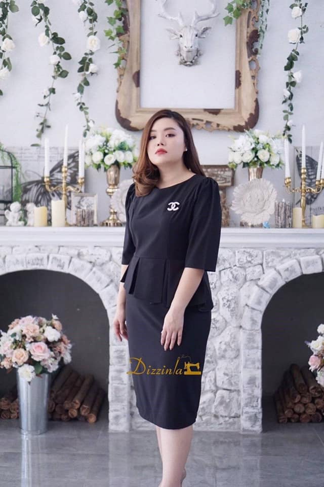 เดรสสีดำ เดรสดำระบายเฉียงรอบเอวคอลเลคชั่นสุดหรู (ได้ถึงอก 46) M-5xl