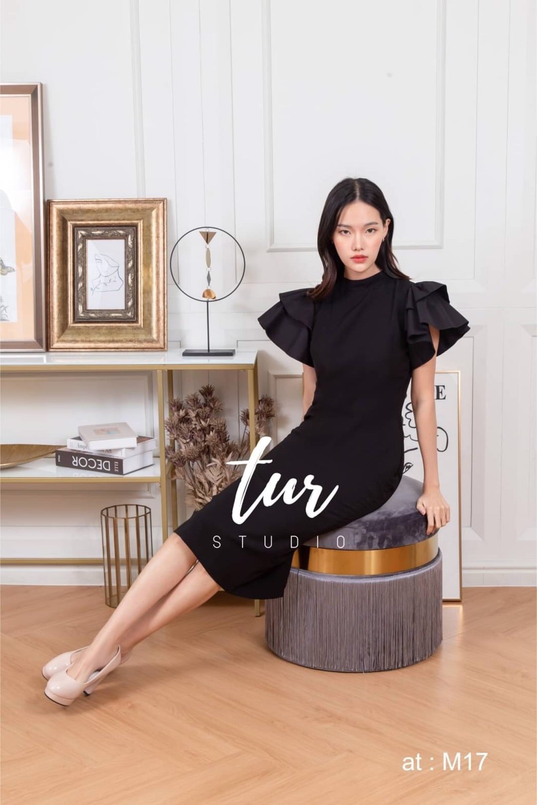 ชุดแซกสีดำ เดรสผ้ายืดเนื้อหนานุ่ม สวมใส่สบายคอตั้ง
