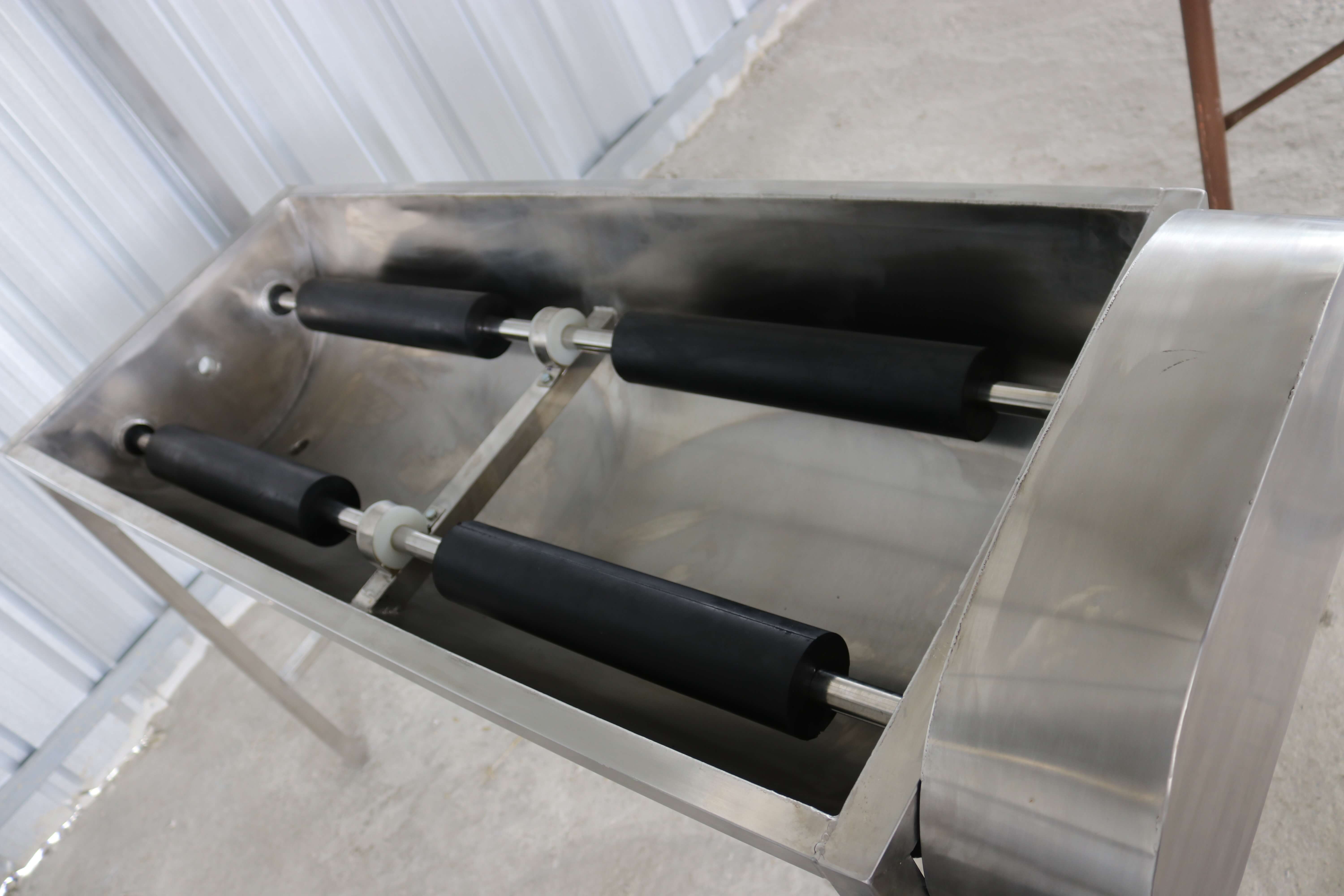 เครื่องล้างถังภายนอกขนาด20ลิตรรุ่น2หัวแบบใช้มือล้าง (Semi‑Automatic External Brusher)