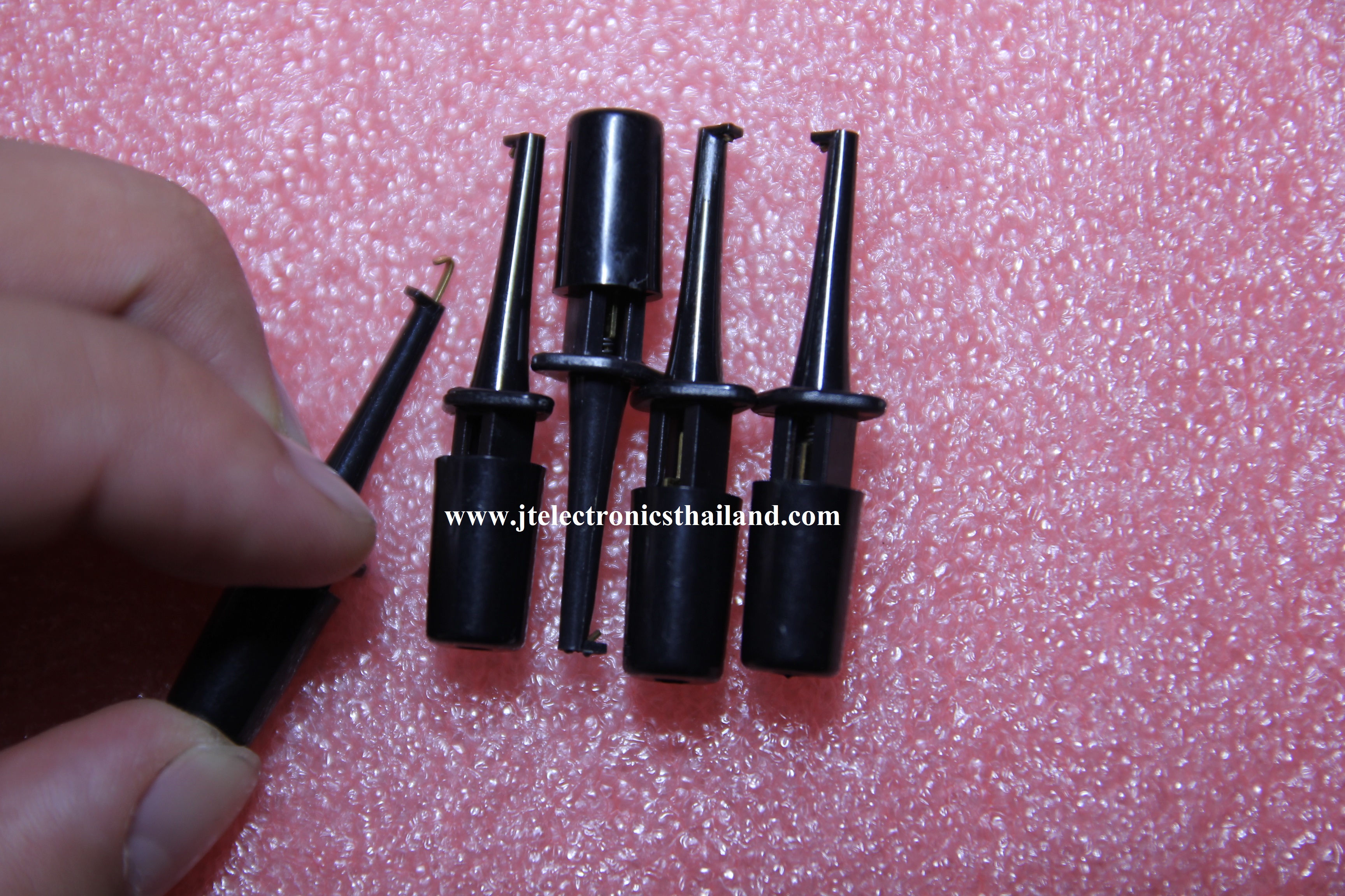 Test clamp hook black (อุปกรณ์คีบขาอุปกรณ์เพื่อทดสอบขนาดเล็ก)