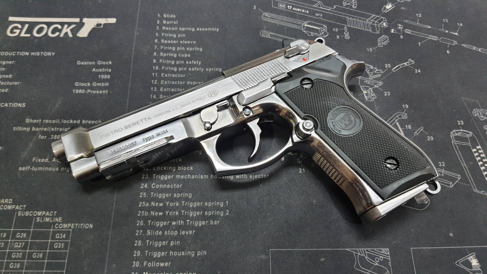 (มือ2) ปืนสั้น M9A1 Full Auto สีเงิน มีมาร์คกิ้ง งานใต้หวัน (WE) สภาพสวย แต่..สไลด์ร้าวนิดนึง