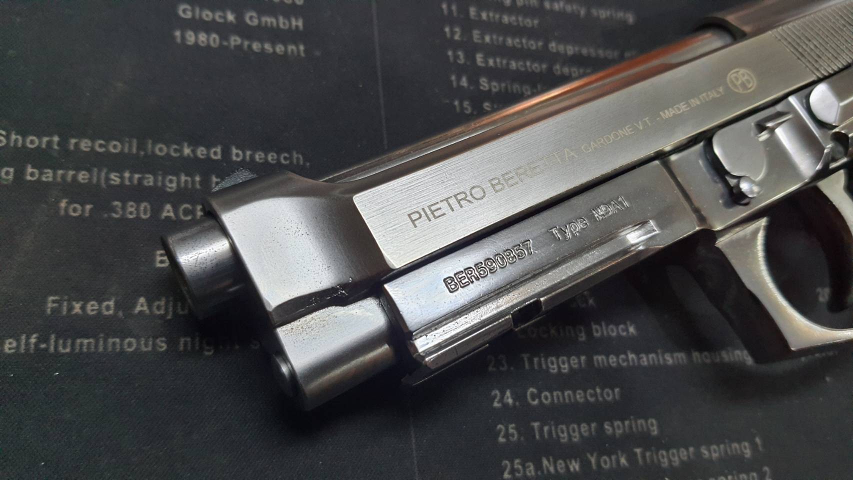 (มือ2) ปืนสั้น M9A1 Full Auto สีเงิน มีมาร์คกิ้ง งานใต้หวัน (WE) สภาพสวย แต่..สไลด์ร้าวนิดนึง