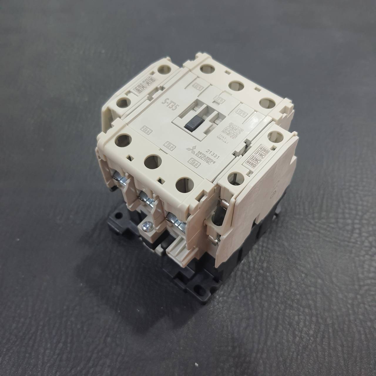 Mitsubishi แมกเนติค คอนเทรคเตอร์ ST35 220V (25HP)