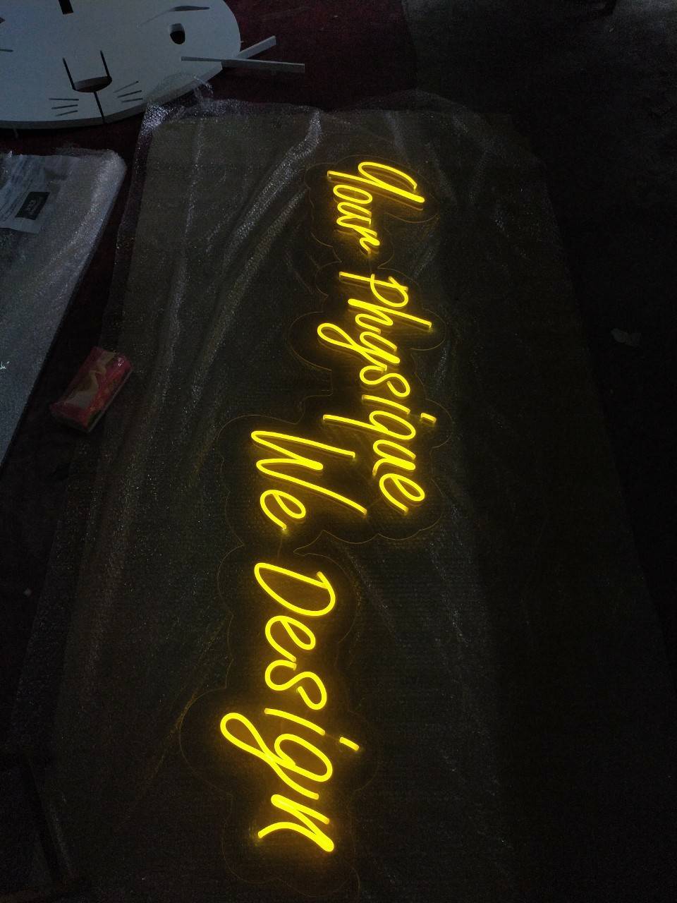 ป้ายไฟนีออนดัด Your phgsique We Design