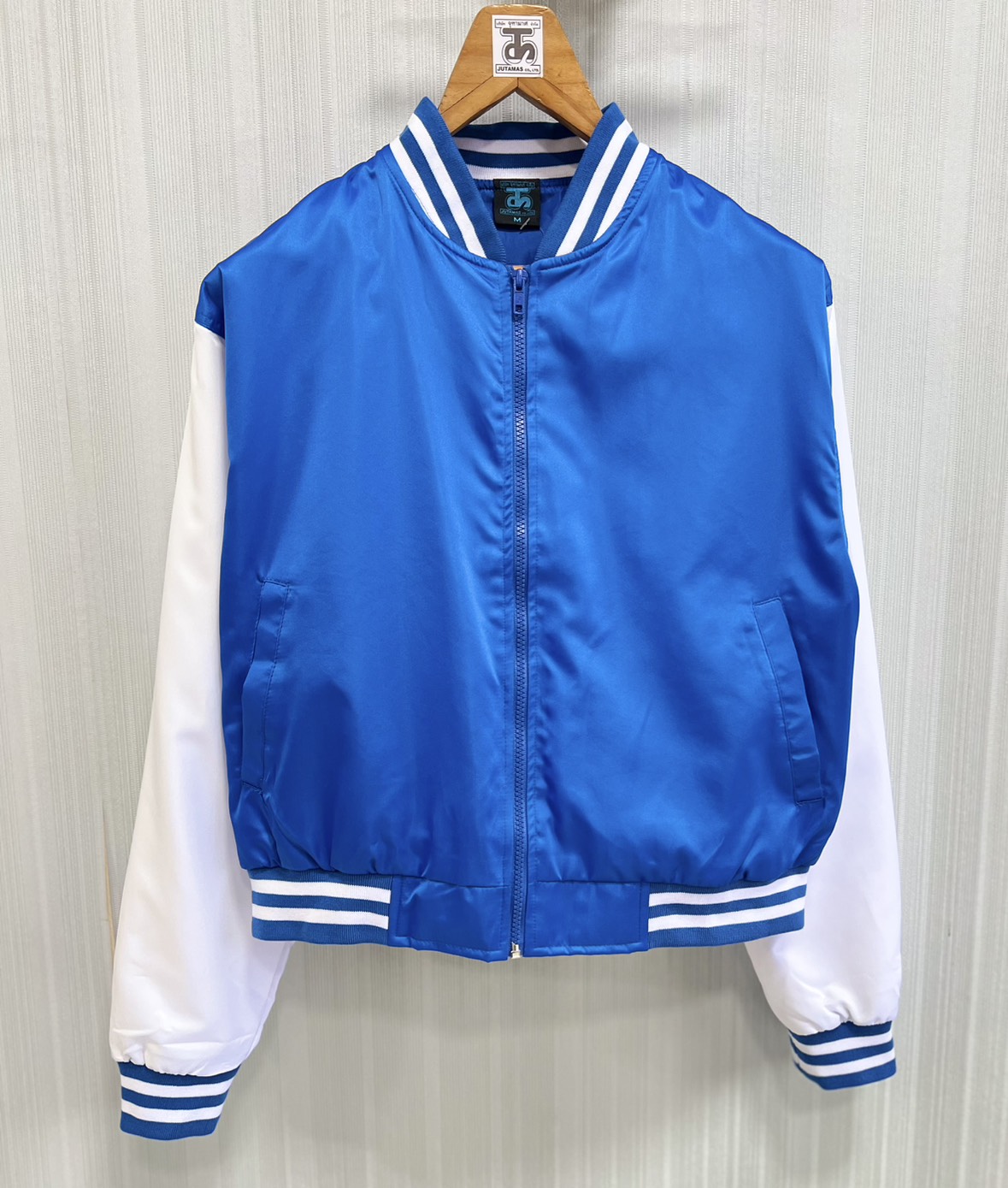 Jacket เสื้อแจ็คเก็ต สไตล์วัยรุ่น ตัวสั้น เนื้อผ้าใส่สบาย แฟชั่น ทันสมัย มาใหม่