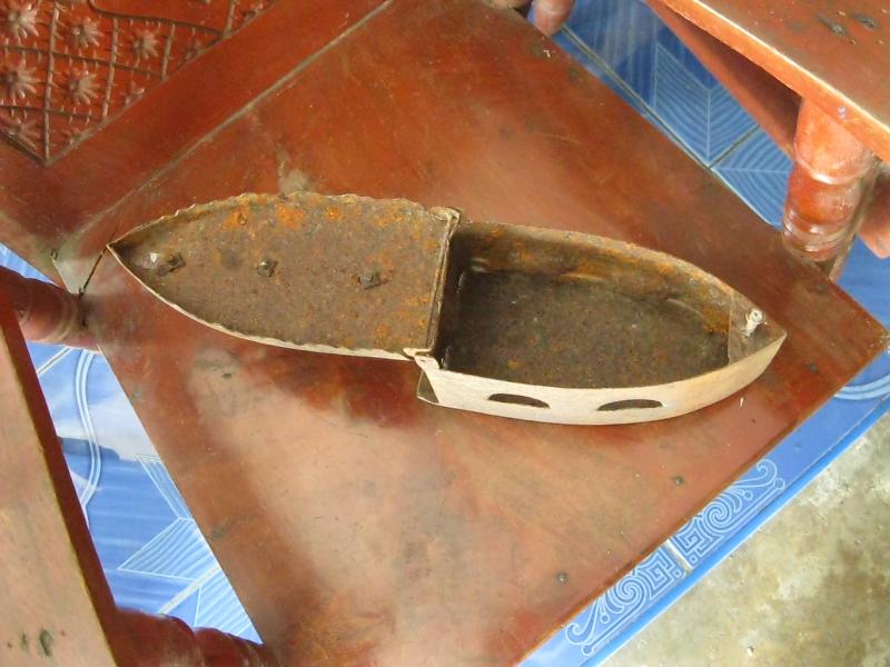 เตารีดเก่า เตารีดใช้ถ่าน (4720)