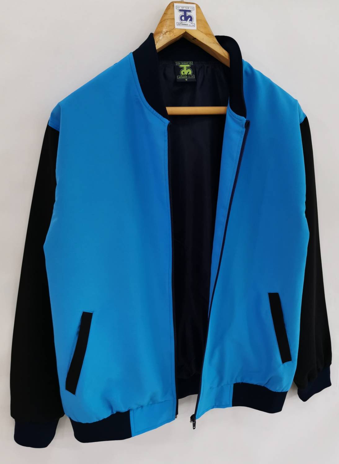 Baseball Jacket 6402 เสื้อแจ็คเก็ตสีฟ้าแขนสีดำสไตล์เบสบอล