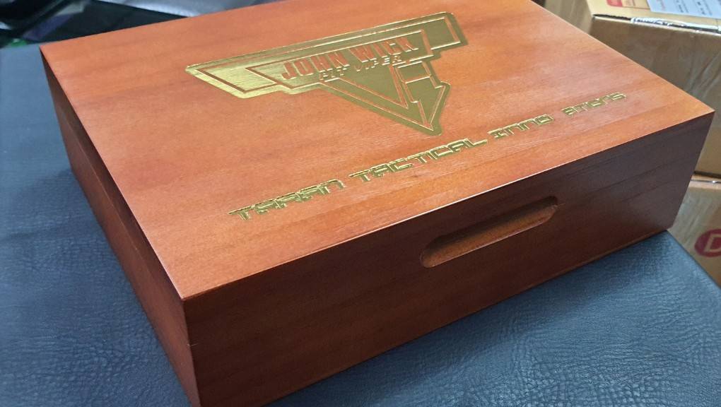 ปืนBB Gun R614-1 Pit Viper + Set กล่องไม้ที่ระลึกจากค่าย Army (John Wick 4 TTI )