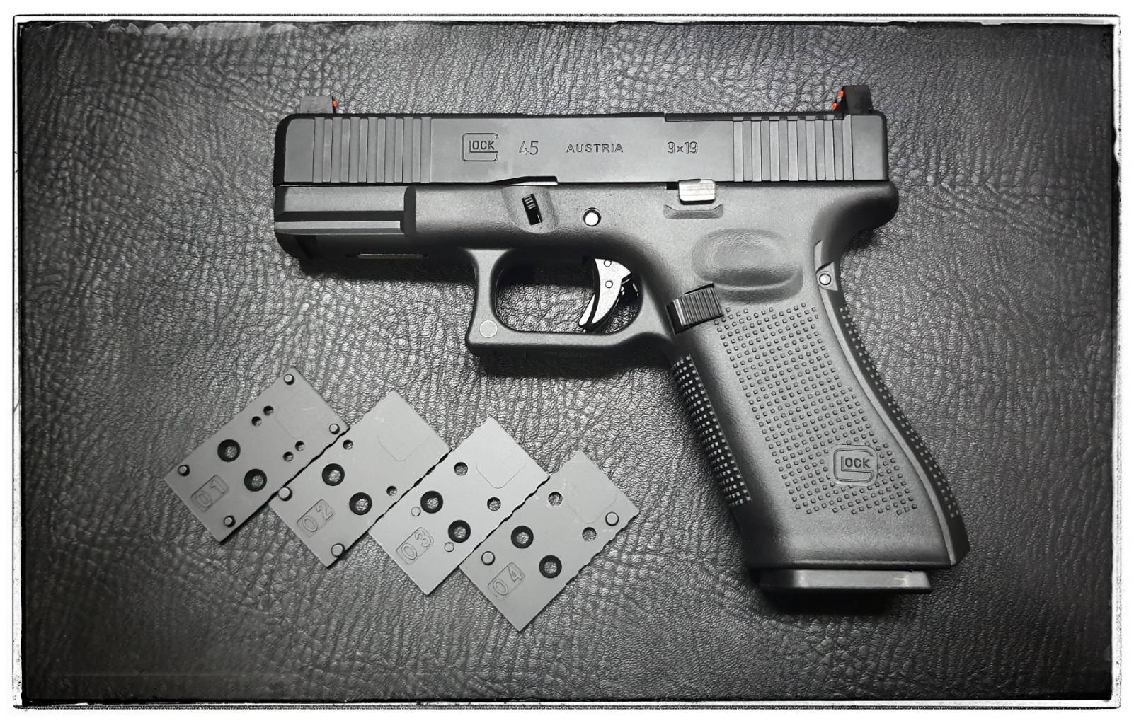 ปืนสั้นระบบแก๊สโบลว์แบล็ค รุ่น G45 MOS E&C สีดำ (EC1305-1)