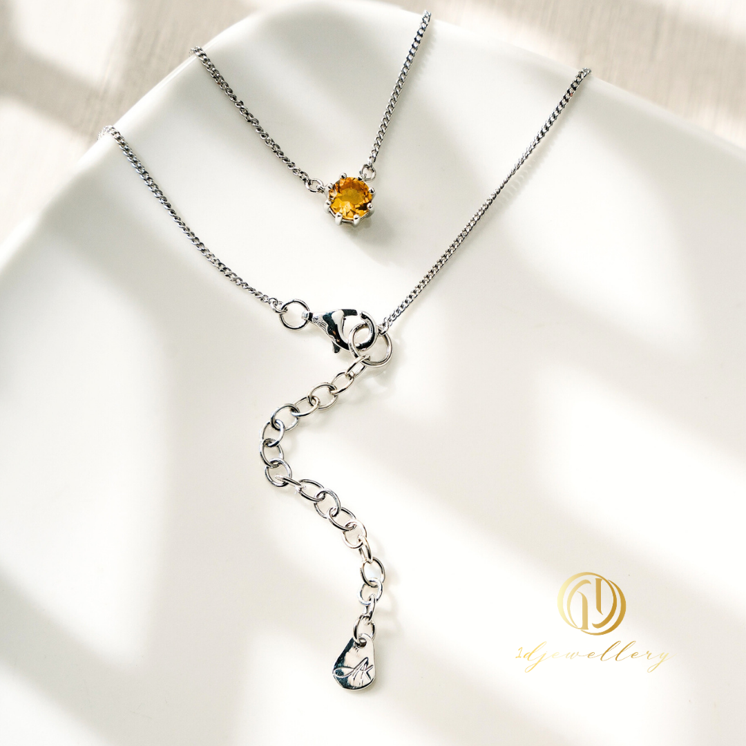 1D Jewellery สร้อยคอเงินแท้ 925 ชุบโรเดียม 🌞✨ Citrine – อัญมณีแห่งความมั่งคั่งและพลังบวก ✨🌞 เสริม ความมั่นใจ และดึงดูดความสำเร็จ